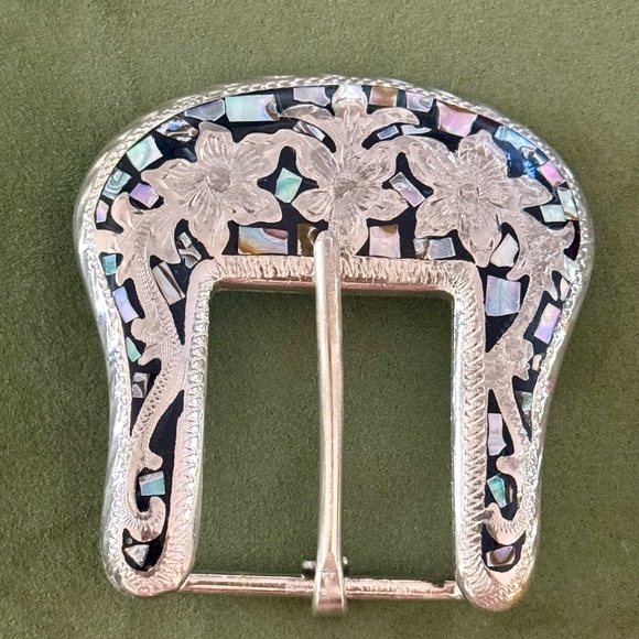 VINTAGE- ALPACA MEXICO SILVER ABALONE / MOTHER
OF PEARL INLAY BELT
BUCKLE 1-1/4” - Picture 5 of 11